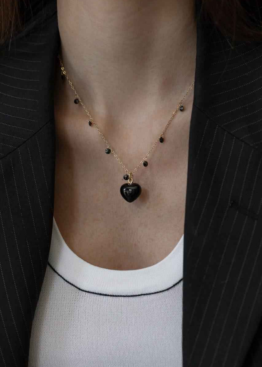 Colar Heart Black cristais e resina