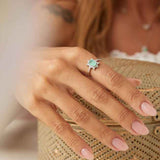 Anel Fusion Esmeralda Colombiana Oval com Zircônias Brancas