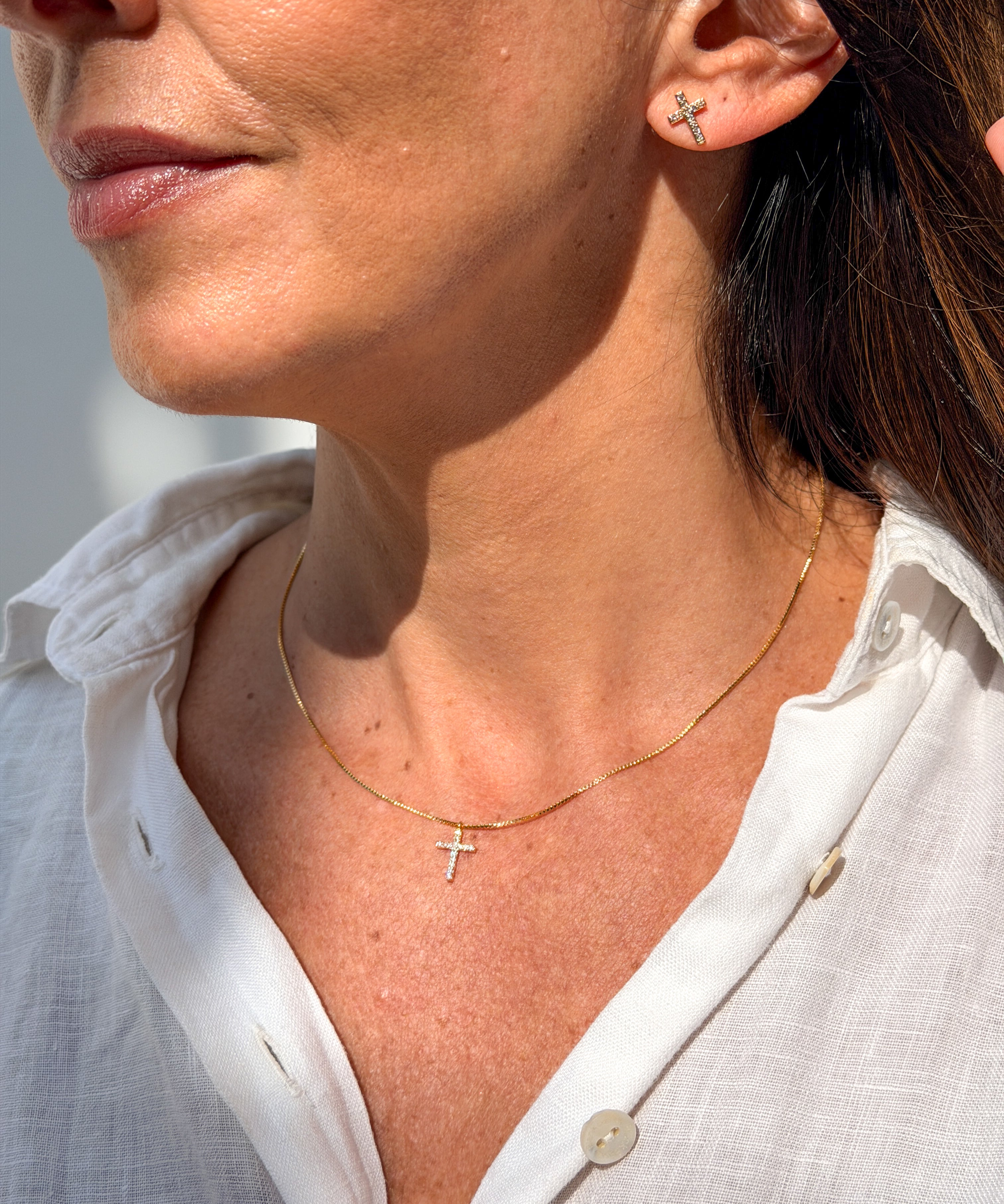 Brinco Cruz Cravejada 11903_52,00 e Colar Cruz Cravejada 11801_128,00_(2).jpg