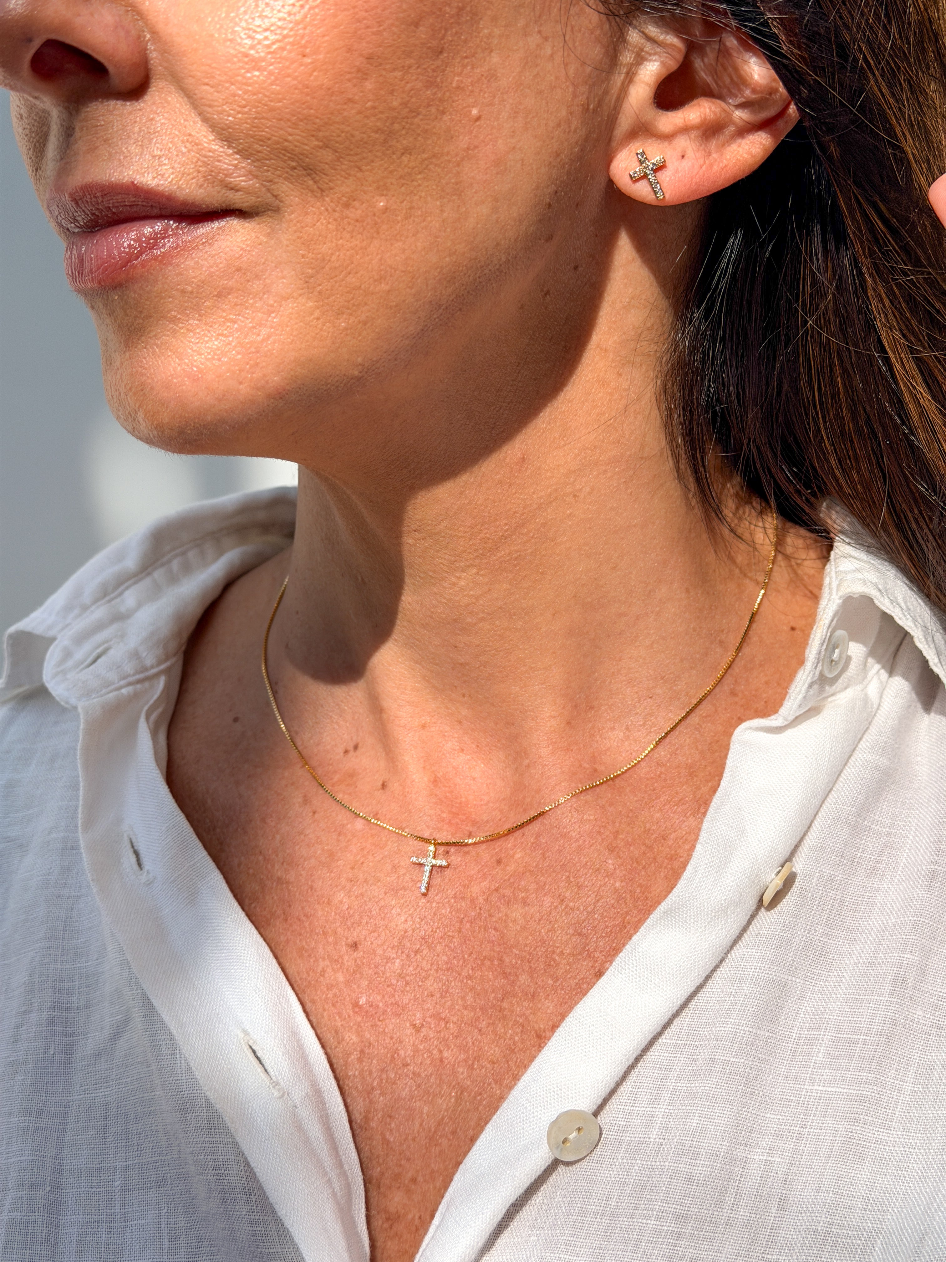 Brinco Cruz Cravejada 11903_52,00 e Colar Cruz Cravejada 11801_128,00_(2).jpg