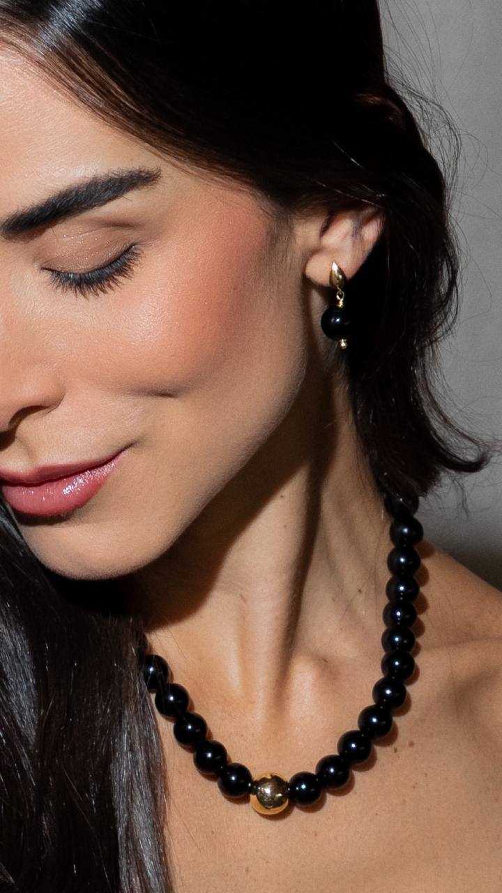 Brinco Resina Black 12024_96,00 e Colar Esferas Resina Black 12030_212,00(5).jpg