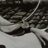 Colar Aro Pingente Retangular Cravação Inglesa