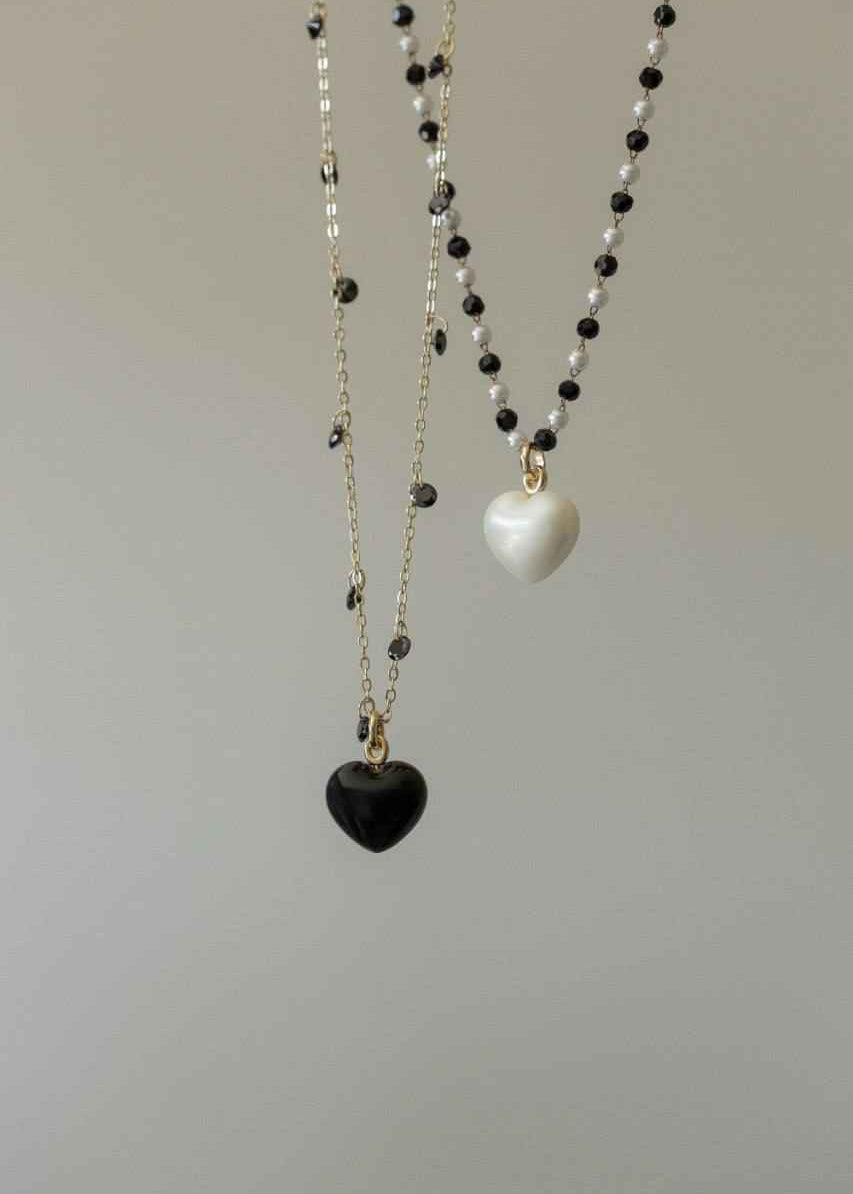 Colar Heart Black cristais e resina