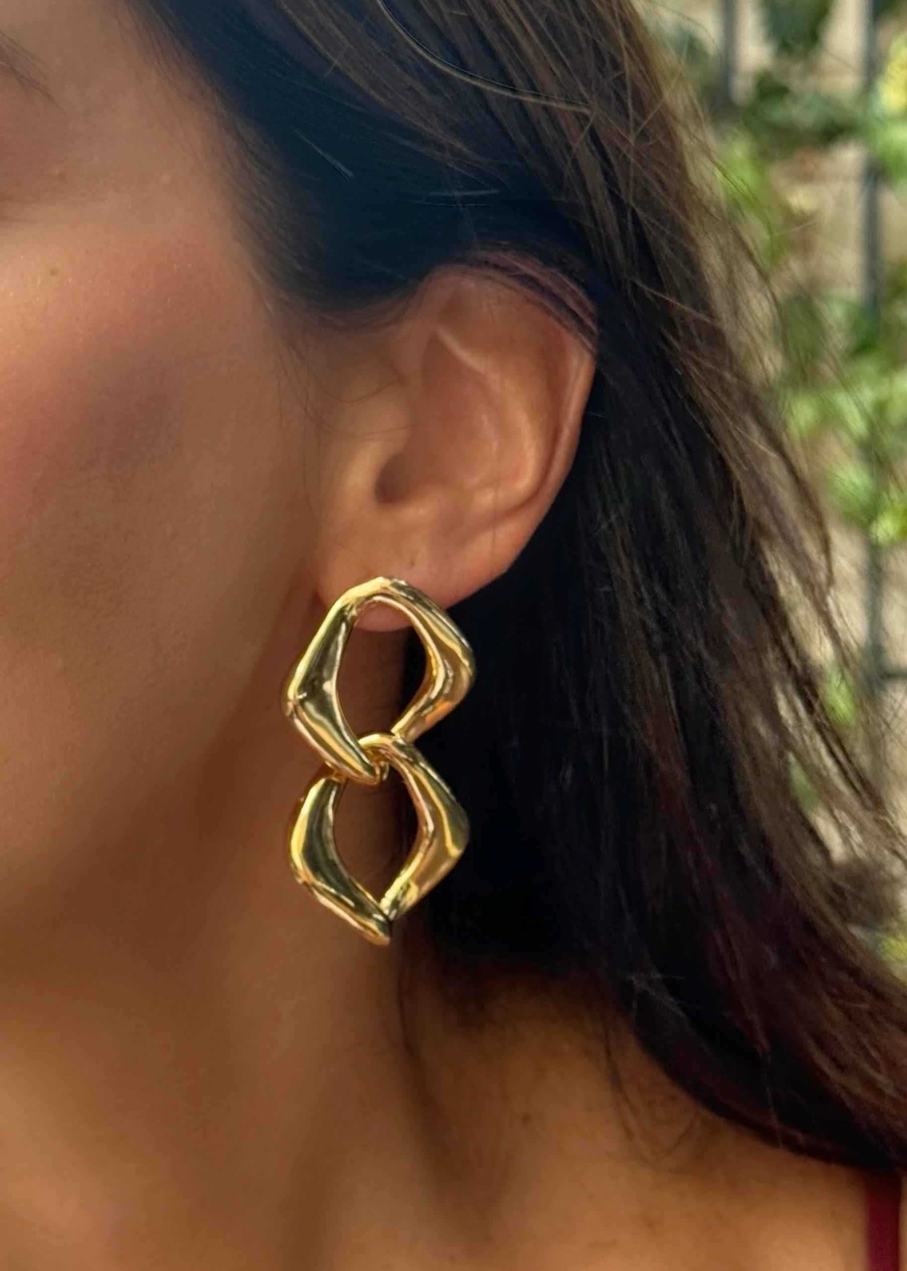 Brinco lozango duplo em ouro 18k
