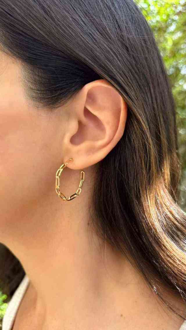 Brinco de argola elos em banho de ouro 18k