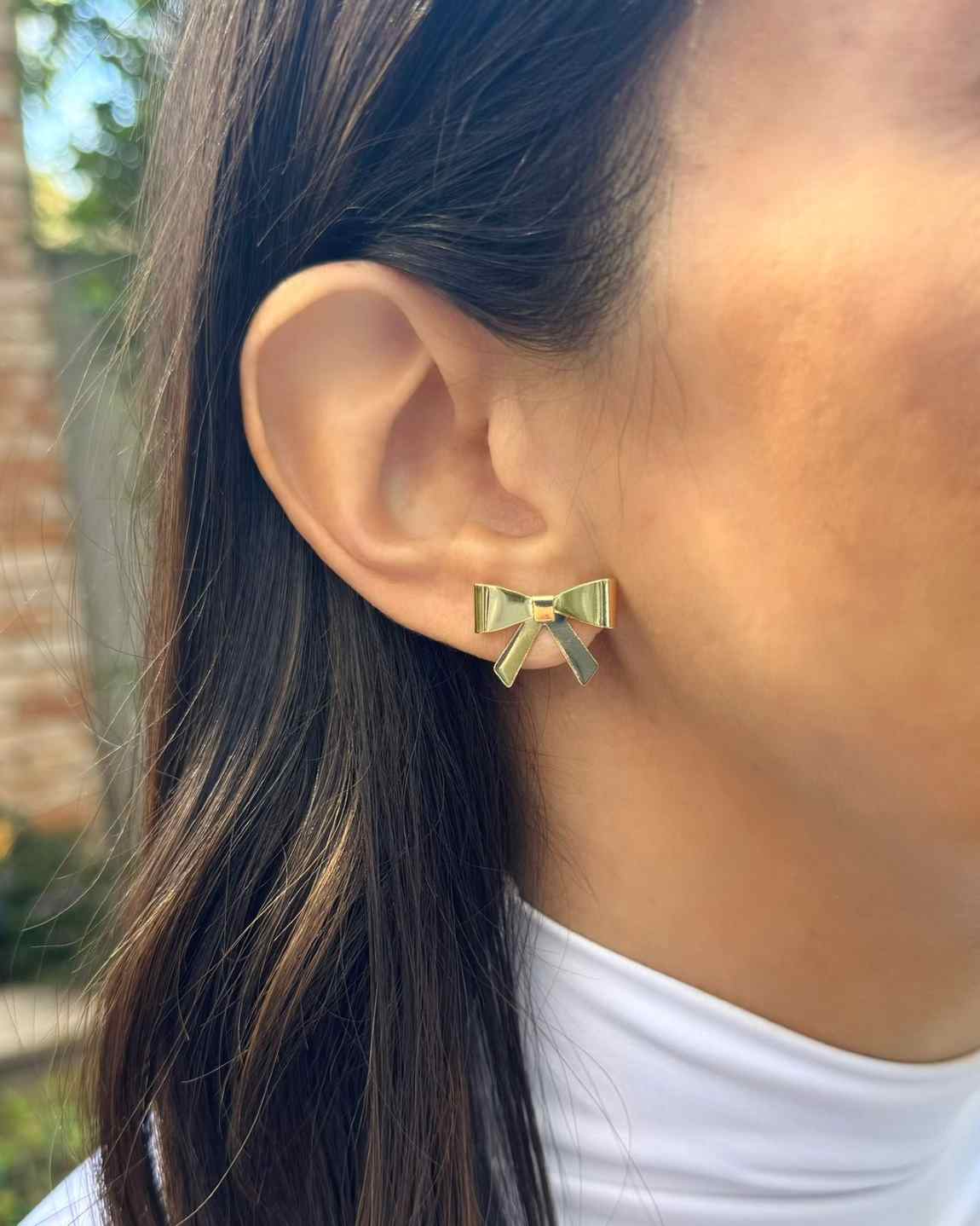 Brinco laço liso em banho de ouro 18k - JOYÁ