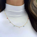 Colar com zircônias coloridas em banho de ouro 18k
