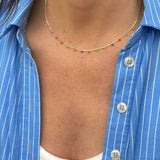 Colar com zircônias coloridas pendentes em banho de ouro 18k