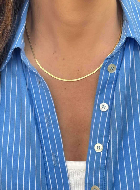 Colar fita em banho de ouro 18k
