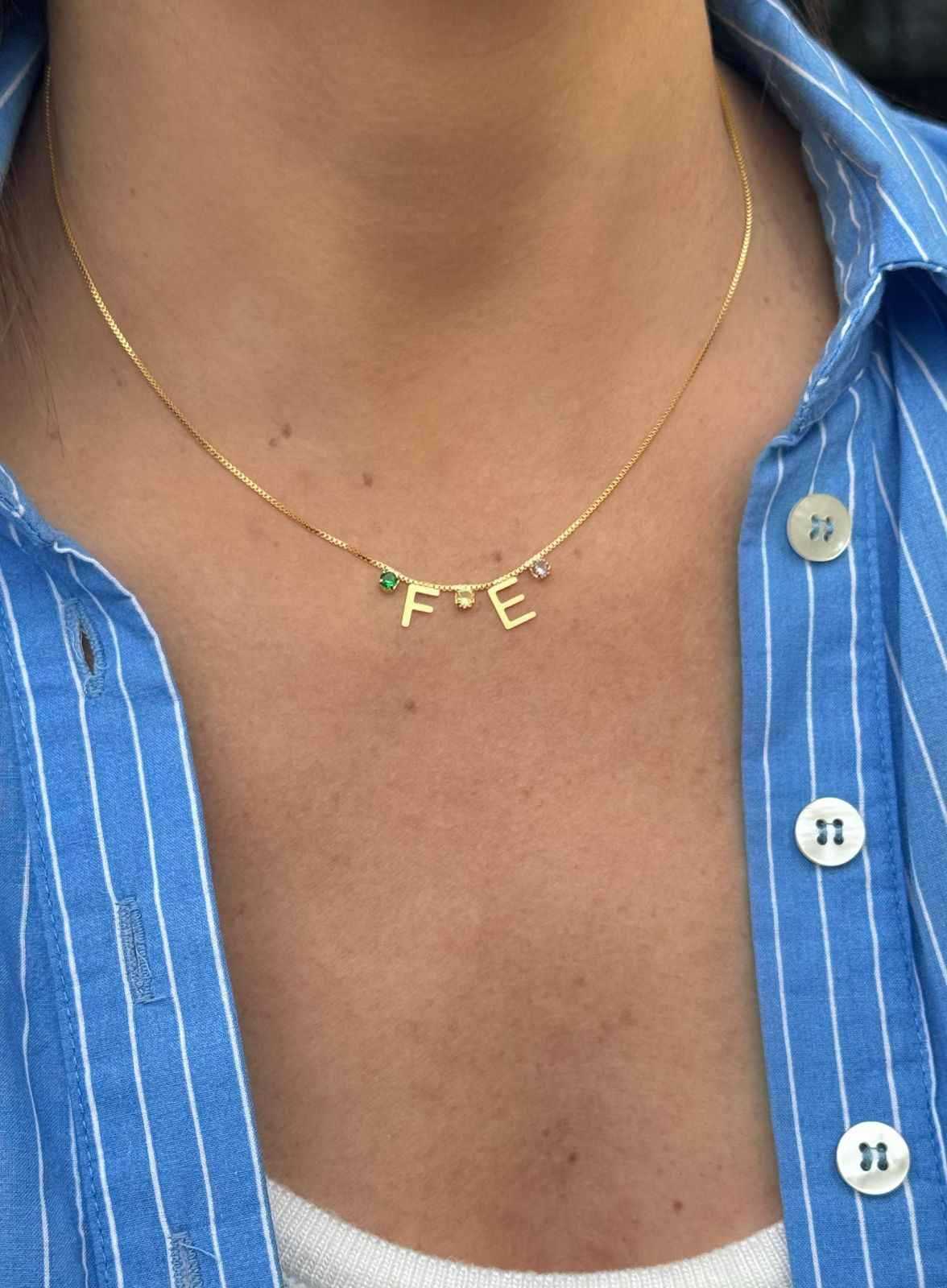 Colar fé com zircônias coloridas em banho de ouro 18k