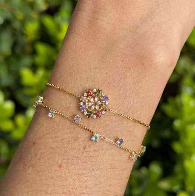 Pulseira flor com zircônias coloridas em banho de ouro 18k
